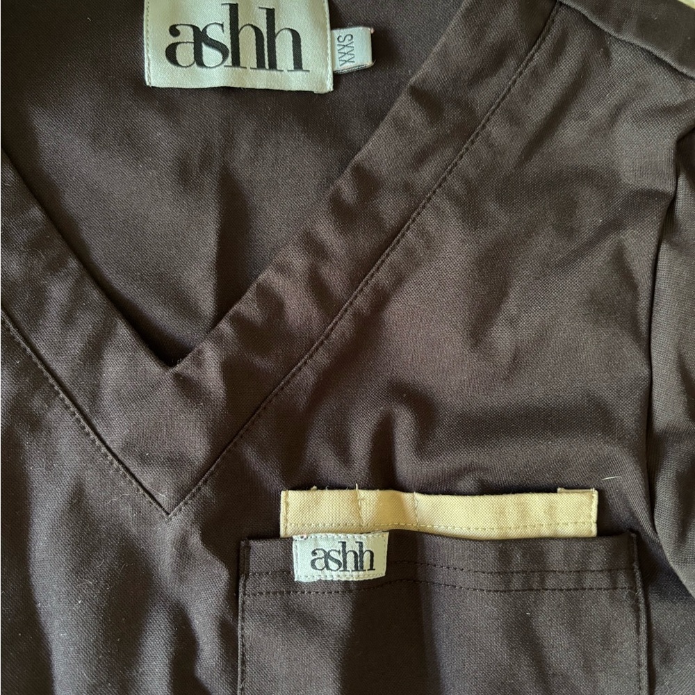 Ashh Scrubs Espresso Aneesa Classic V-Neck Scrub Top - Picture 2 of 6